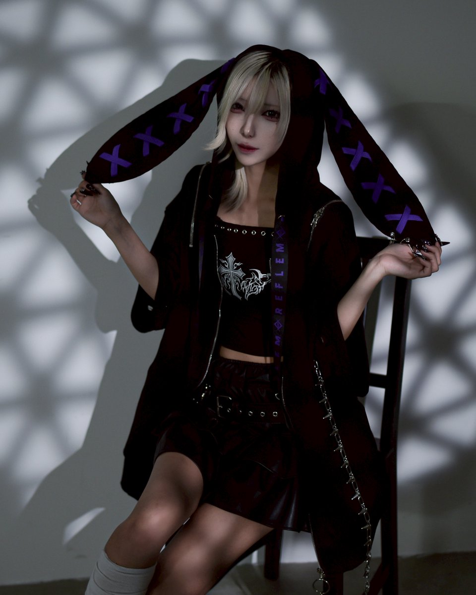 NEW ARRIVAL】 REFLEM【レフレム】 チェーン付きブロークンうさ耳半袖