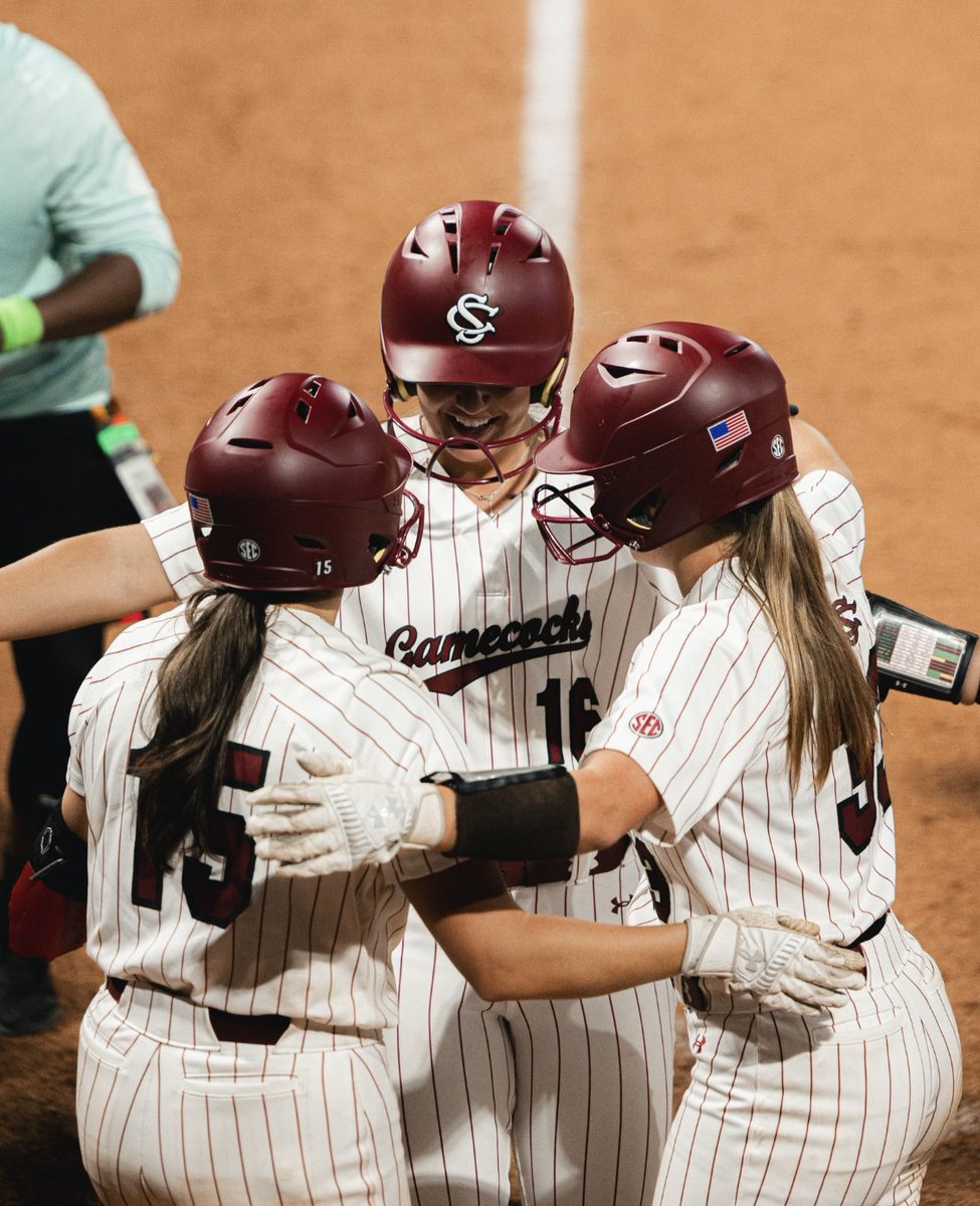 Softball America (@softbalamerica) on Twitter photo Arianna Rodi blasts two homers as <a href="/GamecockSoftbll/">Gamecock Softball</a> beat Alabama and push for a Top-Eight seed
on3.com/softball/news/… Arianna Rodi blasts two homers as <a href="/GamecockSoftbll/">Gamecock Softball</a> beat Alabama and push for a Top-Eight seed
on3.com/softball/news/…