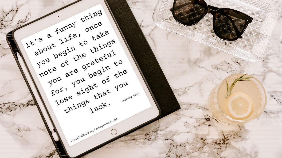 PositiveLifeby's tweet image. Begin and end you day by writing down 5 things you are grateful for 💖
Create your very own attitude of gratitude and watch your life change for the better.