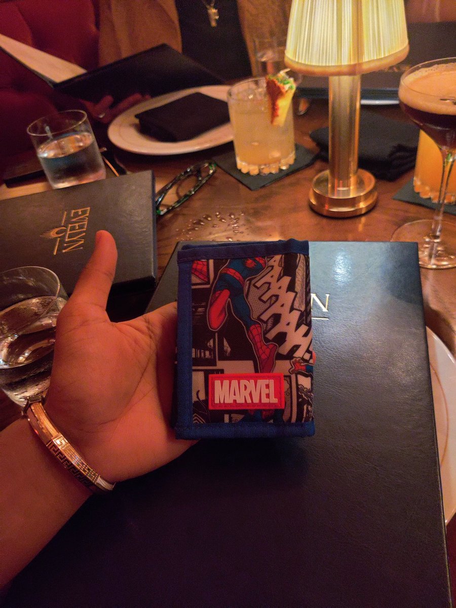 I pull this out on the first date, wyd?