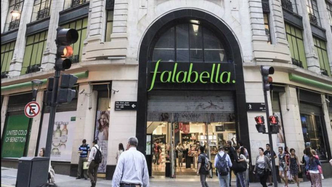 FernandoCasullo's tweet photo. Tras conocerse la derrota legislativa del Proyecto de Ficha Limpia, Falabella anuncia que abandona la Argentina. https://t.co/BxayYHmGzz