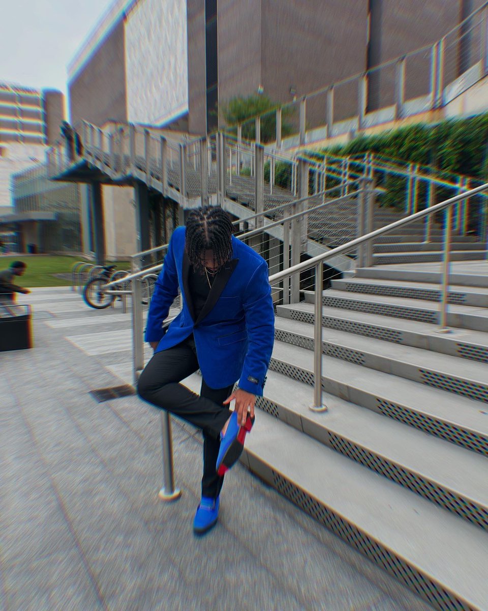 DCluTchZ tweet media