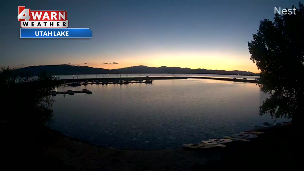 NateLarsenWX's tweet image. The sky tried to sneak in some extra color before bedtime. Nice try, Sunset...but I see you!!! 😍🌄

#utwx 
#utahsunset @abc4utah @AlanaBrophyWX @chayneswx
