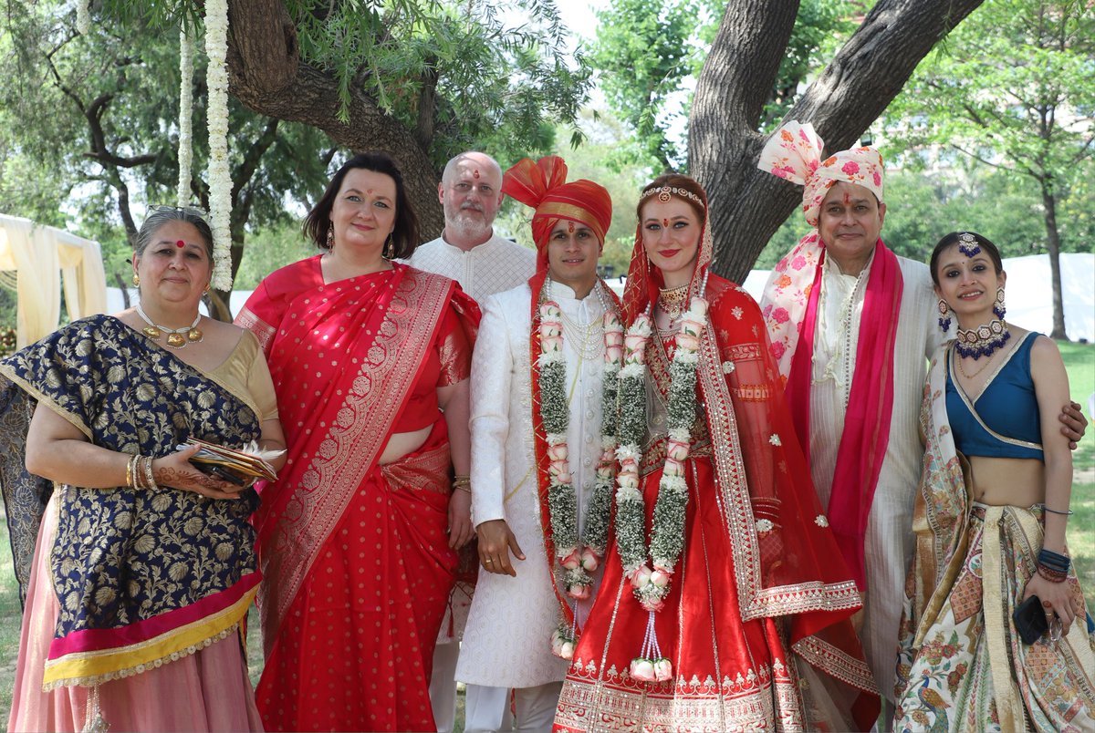 GarhwalPost1's tweet image. The wedding of Aayushmaan, son of Nandini Chaturvedi &amp;amp; Abhinav Chaturvedi, with Julia Kita, daughter of Tomasz &amp;amp; Marzena Kita, resident of Poland, was held on 6th May 2025 at The Ashoka Hotel, Chankyapuri, New Delhi. #AbhinavChaturvedi #HumLog