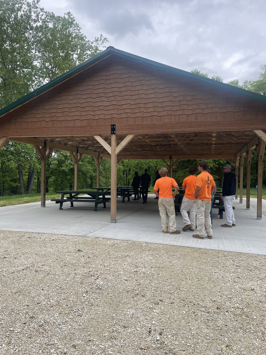 DrJKephart's tweet image. We are so proud of our @FourRiversCC Building Trades students for building this beautiful pavilion! 🛠️💙🤩 🪵 #ConnectWashMo #BlueJayPRIDE #ClientConnectedProject