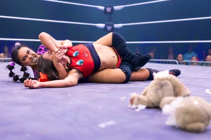 Undefeated. 4-0. 

That championship will be mine. 

#Choo4Champ #WWEEvolve