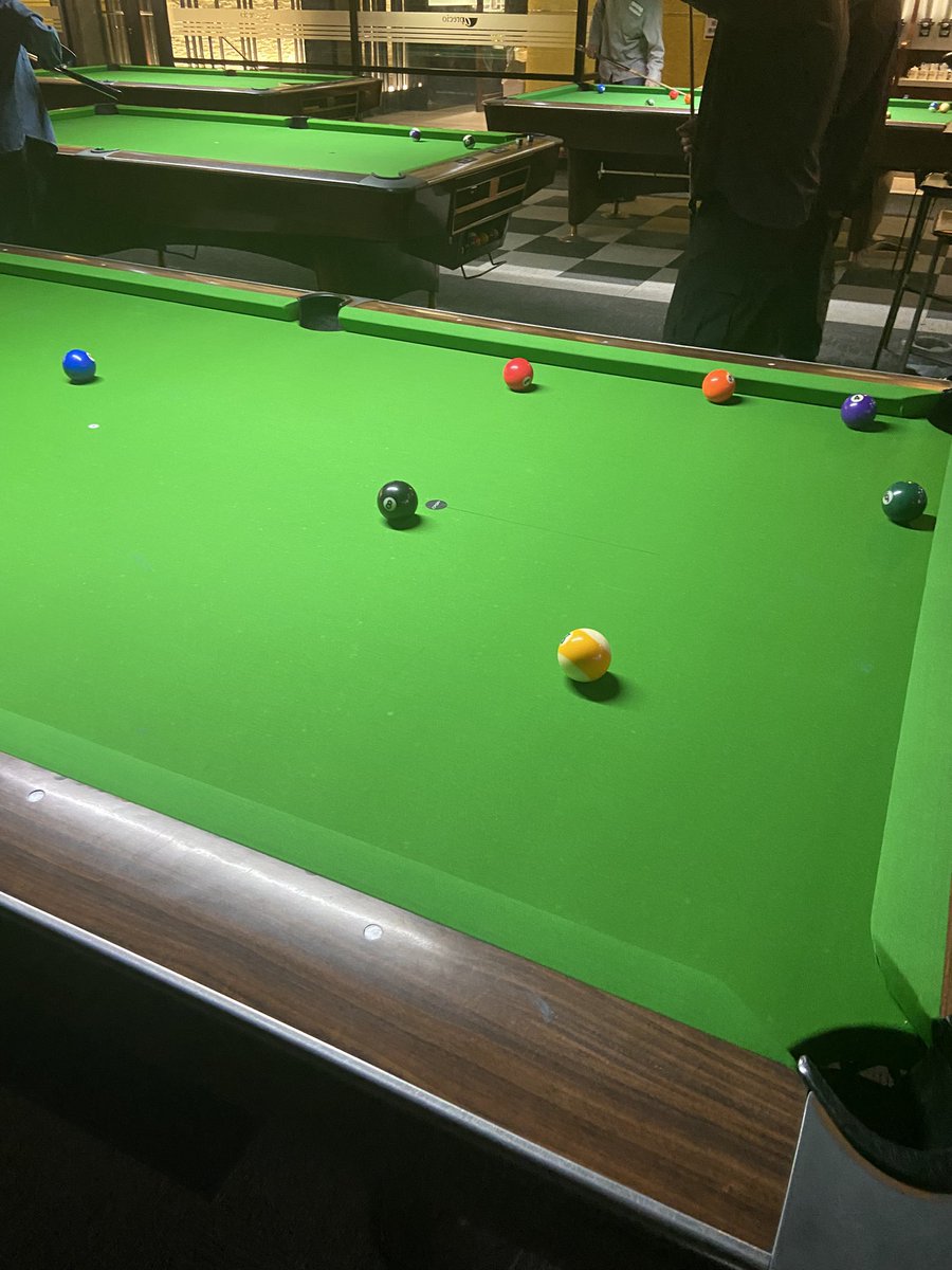 昨日は、仲の良い仕事仲間と飲み会🍻ホルモンからのぉー、ビリヤード🎱&amp;ダーツ🎯
楽しかった😬みんな、ありがとう
中々、上達しないビリヤード💦定期的にやらなきゃね
#ホルモン #ビリヤード #パタヤロス