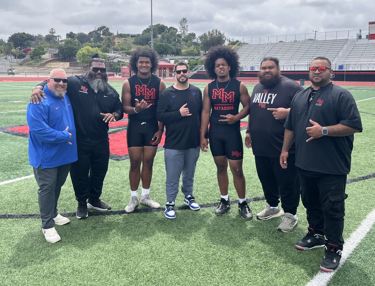 COACH JD (@unkojd) on Twitter photo Just another day in the office! Appreciate my boys <a href="/CoachChinander/">Erik Chinander</a> <a href="/CoachCollins46/">Stacy Collins</a> <a href="/coachfrankmaile/">Frank Maile</a> <a href="/Coach_SD/">Spencer Danielson</a> for coming to practice! REALationships matter! #ValleyUP #WeDoThis Just another day in the office! Appreciate my boys <a href="/CoachChinander/">Erik Chinander</a> <a href="/CoachCollins46/">Stacy Collins</a> <a href="/coachfrankmaile/">Frank Maile</a> <a href="/Coach_SD/">Spencer Danielson</a> for coming to practice! REALationships matter! #ValleyUP #WeDoThis
