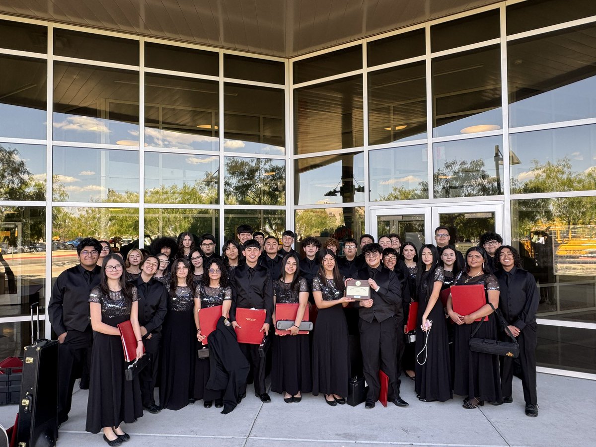 Socorro HS Band & Flags tweet media