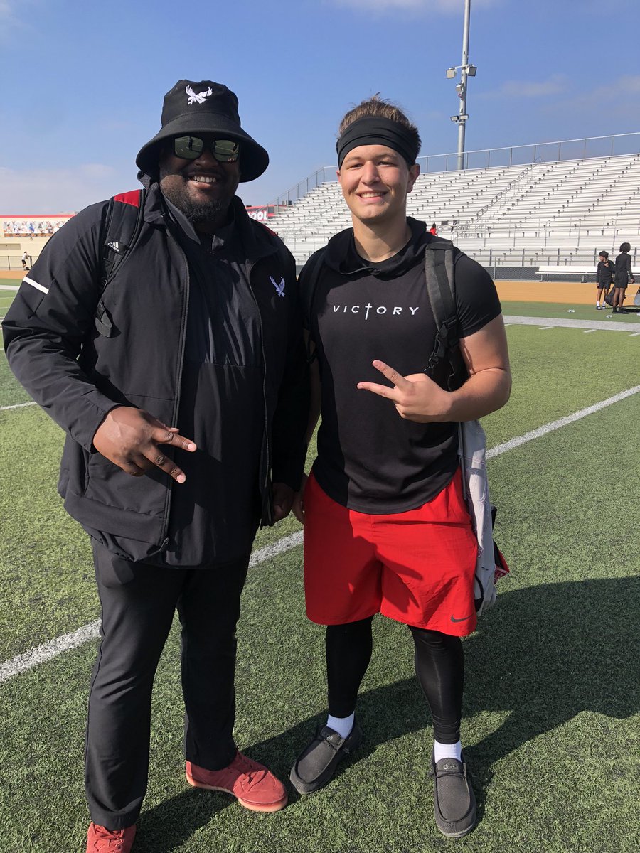 Carson Geye (@geye_carson) on Twitter photo Thank you Coach Johnson for coming to our showcase and the great conversation!
<a href="/EtiwandaFB/">Etiwanda High Football</a>
<a href="/leitalamaivao/">Coach Lei Talamaivao</a>
<a href="/Pcoachdub1/">Coach Phil Wash</a> Thank you Coach Johnson for coming to our showcase and the great conversation!
<a href="/EtiwandaFB/">Etiwanda High Football</a>
<a href="/leitalamaivao/">Coach Lei Talamaivao</a>
<a href="/Pcoachdub1/">Coach Phil Wash</a>