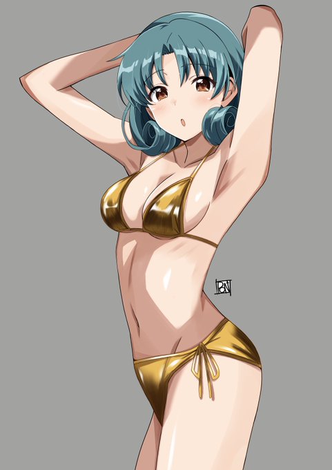 金ビキニまつり。 「まつりはいつでもキラキラのプリンセスなのですよ!」 #徳川まつり