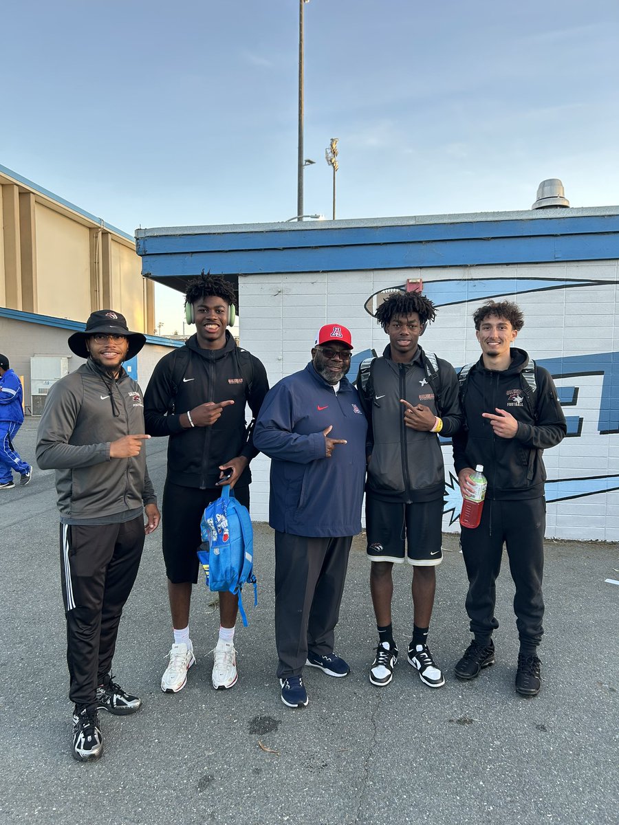Prentiss Reid aka Coach P (@coachskills101) on Twitter photo Great Day at the <a href="/CCCFootball_24/">CCC Comets Football</a> Showcase appreciate the hospitality from the whole staff. It was great a lot of talent out there and the kids performed well. Always good seeing the 🐐himself <a href="/RealCoachCarter/">Alonzo “Zo” Carter</a> Great Day at the <a href="/CCCFootball_24/">CCC Comets Football</a> Showcase appreciate the hospitality from the whole staff. It was great a lot of talent out there and the kids performed well. Always good seeing the 🐐himself <a href="/RealCoachCarter/">Alonzo “Zo” Carter</a>