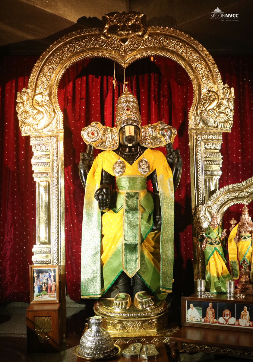 ISKCONPune's tweet photo. 🌷Mangal Arati Darshan🌷🗓08/05/2025🙏🚩@ISKCONNVCCPune🚩
.
.
#Chandanyatra #Chandanyatra2025 #चन्दनयात्रा #चन्दनयात्रा2025
#ISKCON #ISKCONNVCC #ISKCONNVCCPune #ISKCONPune
#8thmay #8thmay2025 #Thursday #Vrindavan
#Harinaamsankirtan #Radheshyamdas #Radheradhe
#Sankirtan #Kirtan https://t.co/4hjyfj9X4e