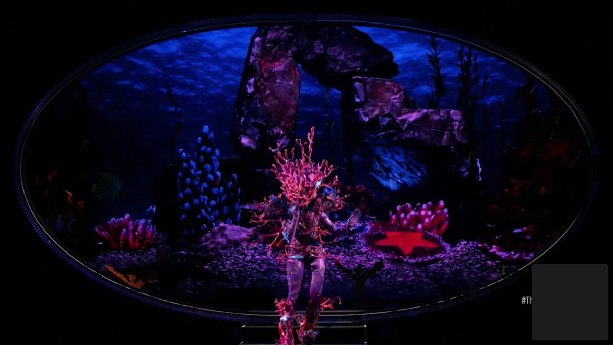 HollywoodJunket's tweet image. #CoralMask ...getting a phone call from her dad, and you can tell she's super young.  What an impressive talent!!  #TheMaskedSinger @MaskedSingerFOX