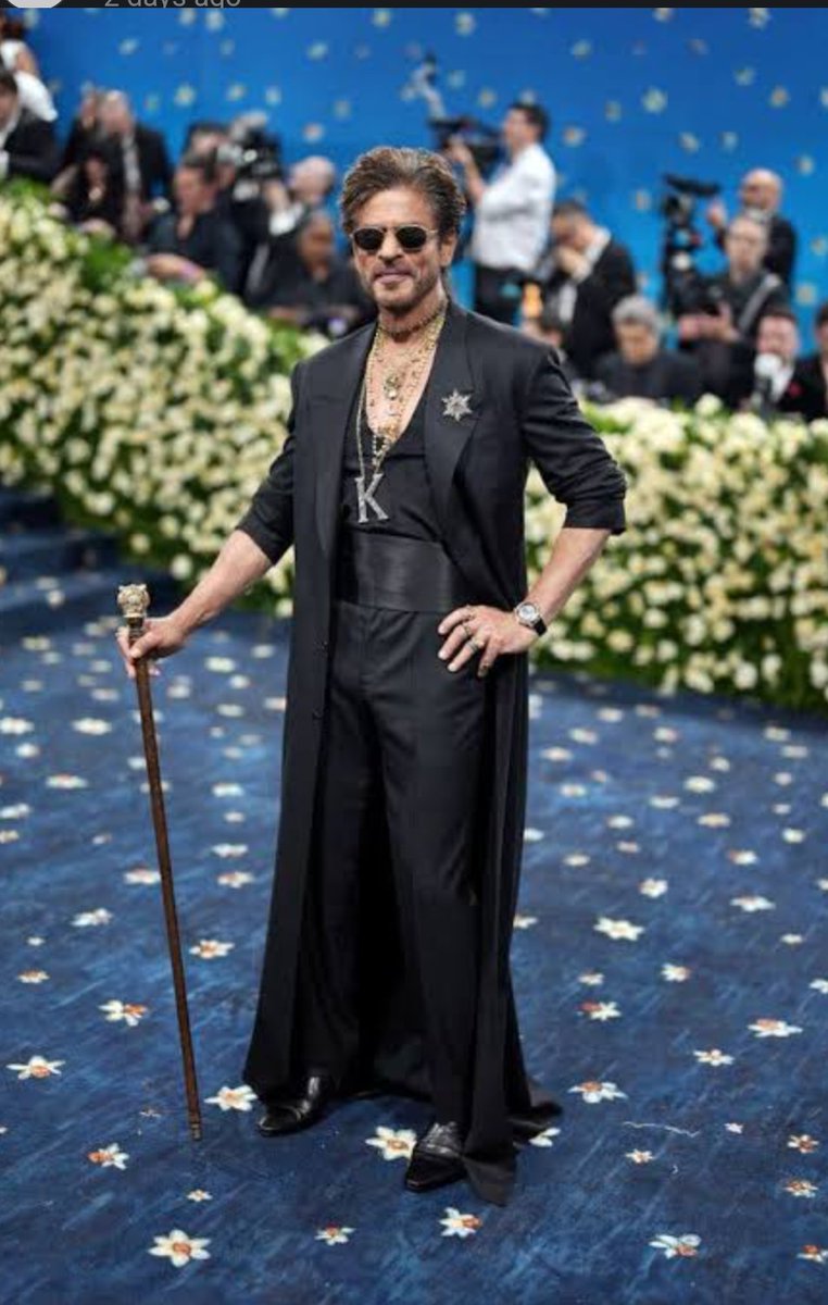 AYUSH070707's tweet image. They both are living in the same nation, but in an entirely different world, this pakistanis killing innocent people without remorse, there Allah may be some monster or something #poochattack #IndiaPakistanWar