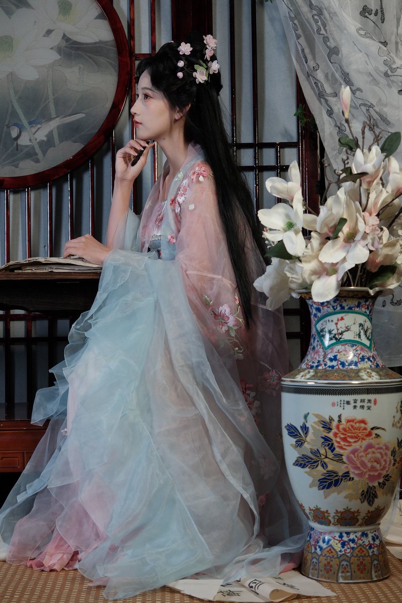 最近真是越拍越素。