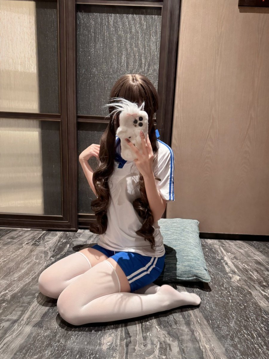 #广州
甜妹脸 身材偏御/白皮，0整容，无纹身 ，不抽烟不喝酒，二次元，乖巧听话，性格软萌爱撒娇，皮肤好，素颜好看，女友感强，能提供超高情绪价值/反差
TG：https://t.co/IE3ZuuFlSU… https://t.co/tnzoi9YQYE
