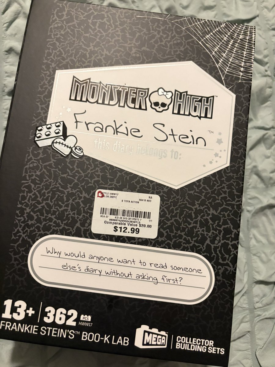 punkhrt's tweet image. randomly found the sdcc mega blocks frankie set from last year at burlington for $13?? 😭😭 it had everything with it I had to take it home immediately