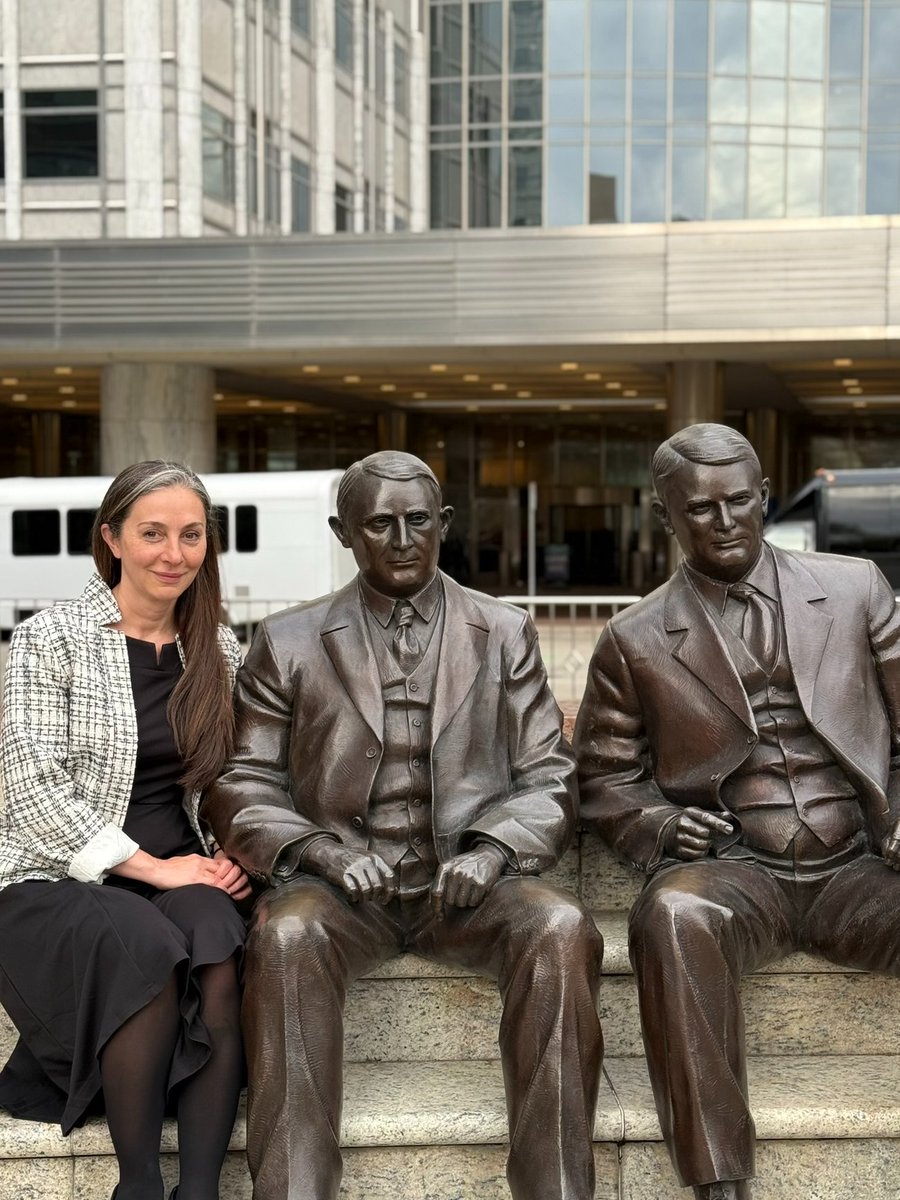 gelareh-zadeh (@gelarehzadeh) on Twitter photo An honor to be the William & Charles Mayo Chair <a href="/MayoClinic/">Mayo Clinic</a>
Legacy of quotes
"Medical Science aims at the truth and nothing but the truth"
"The great contribution we can make is to prepare the oncoming generations to think that they can and will think for themselves" An honor to be the William & Charles Mayo Chair <a href="/MayoClinic/">Mayo Clinic</a>
Legacy of quotes
"Medical Science aims at the truth and nothing but the truth"
"The great contribution we can make is to prepare the oncoming generations to think that they can and will think for themselves"
