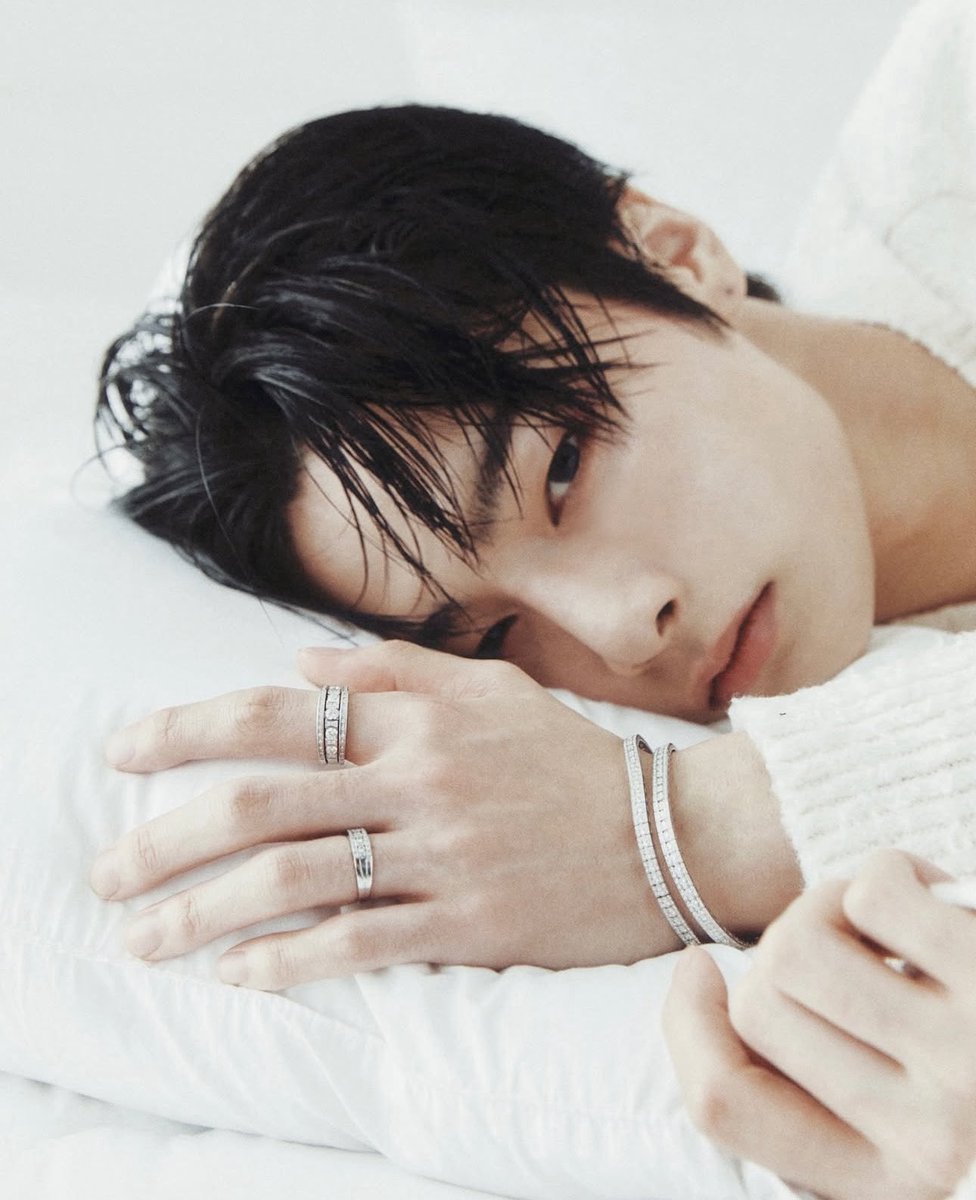 dailyinnieluv's tweet image. let's drop the tags to celebrate our new global ambassador I.N for DAMIANI 🤍

I.N SHINES WITH DAMIANI
DAMIANI AMBASSADOR I.N 
#I_NxDAMIANI #아이엔
@DamianiOfficial