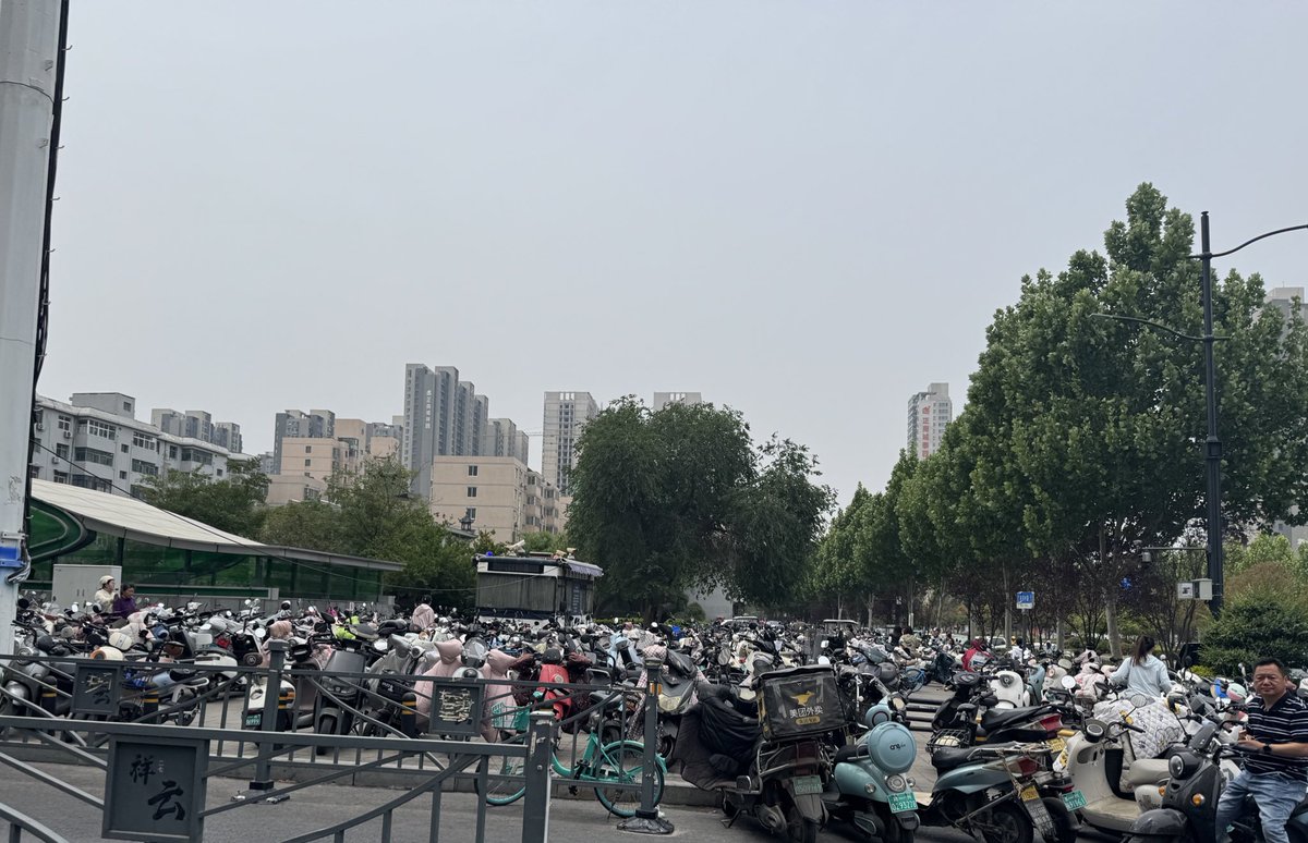 Мопедоо дийлэхгүй хязгаарлаад байгаа гээд байсан ийм аймар байхаар чинь угаасаа дийлдкүүн байнөө кккк