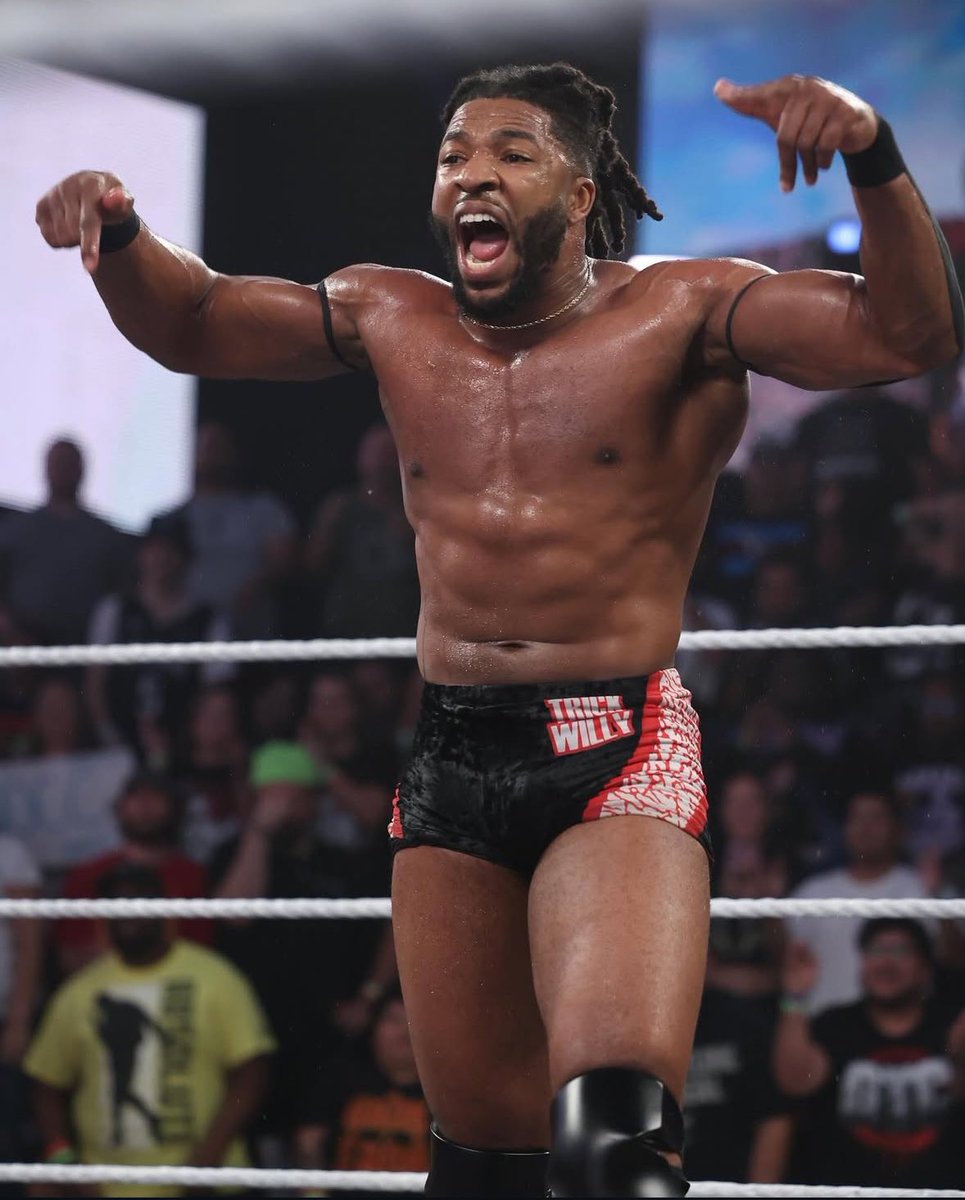 WhoopThemTrick's tweet image. This battle royal would’ve been easy work. However, say his bitchass name and he appeared. You should’ve stayed out of my business for good, @TuneToBelieve/@ApplaudMyEncore.
Now look at what you did.
That title you got there. You can best believe it’s mine.