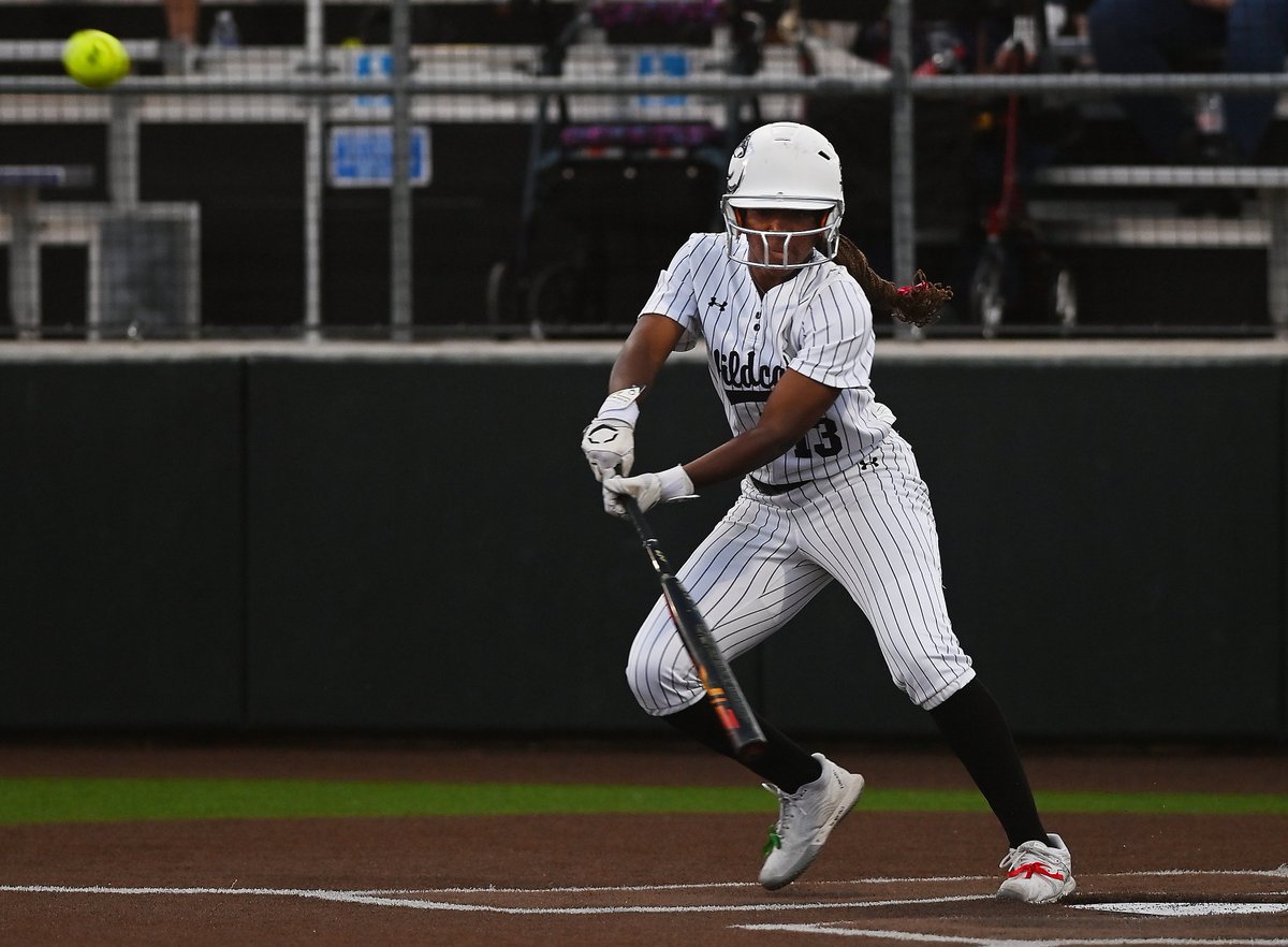 sports_drc's tweet image. Finley Montgomery got the better of Natalie Moreaux in a classic pitcher’s duel Wednesday that Guyer took 1-0 over Mansfield Legacy in walk-off fashion.

New Mexico signee Briana Williams had three of Guyer's four hits and drove in the winning run.

Story: dentonrc.com/sports/high_sc…