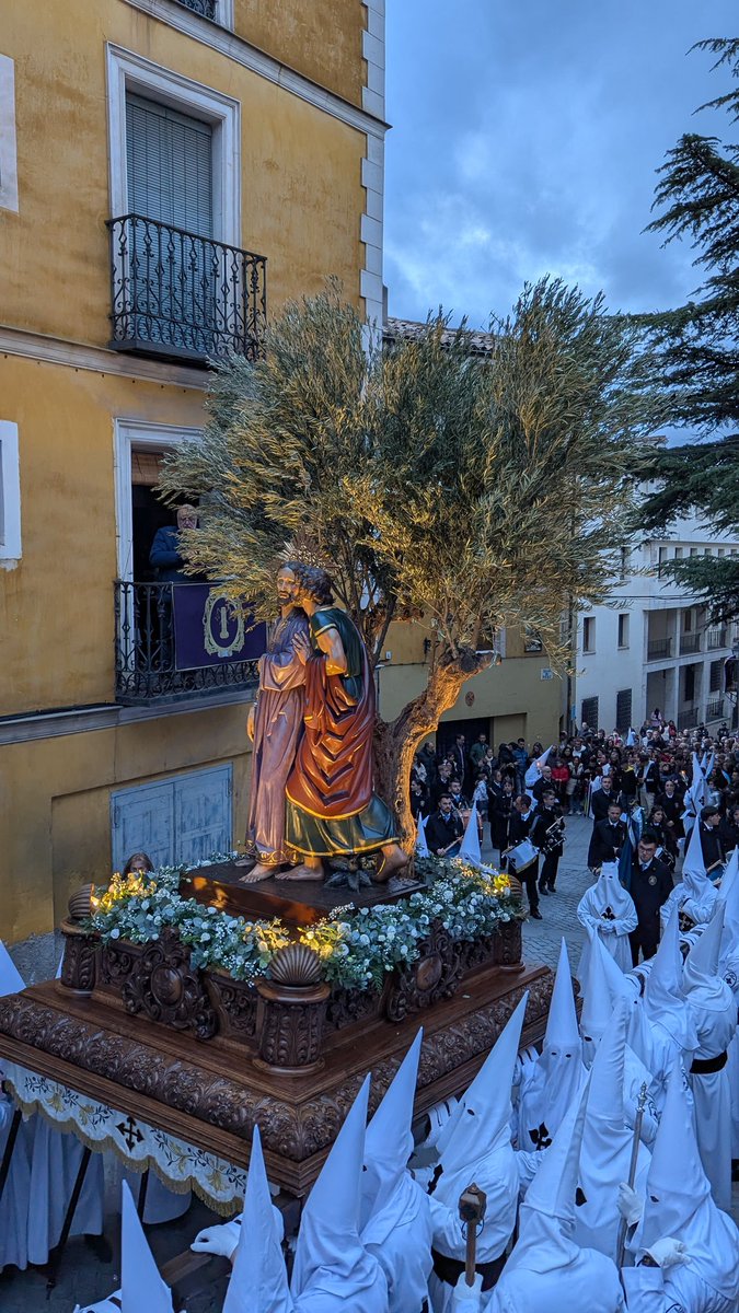 Yo soy el pan vivo que ha bajado del cielo; el que coma de este pan vivirá para siempre.
📖 Jn 6, 44-51
📆 Patrocinio de la Virgen María 

#patrociniodelavirgenmaria #EvangelioDelDía