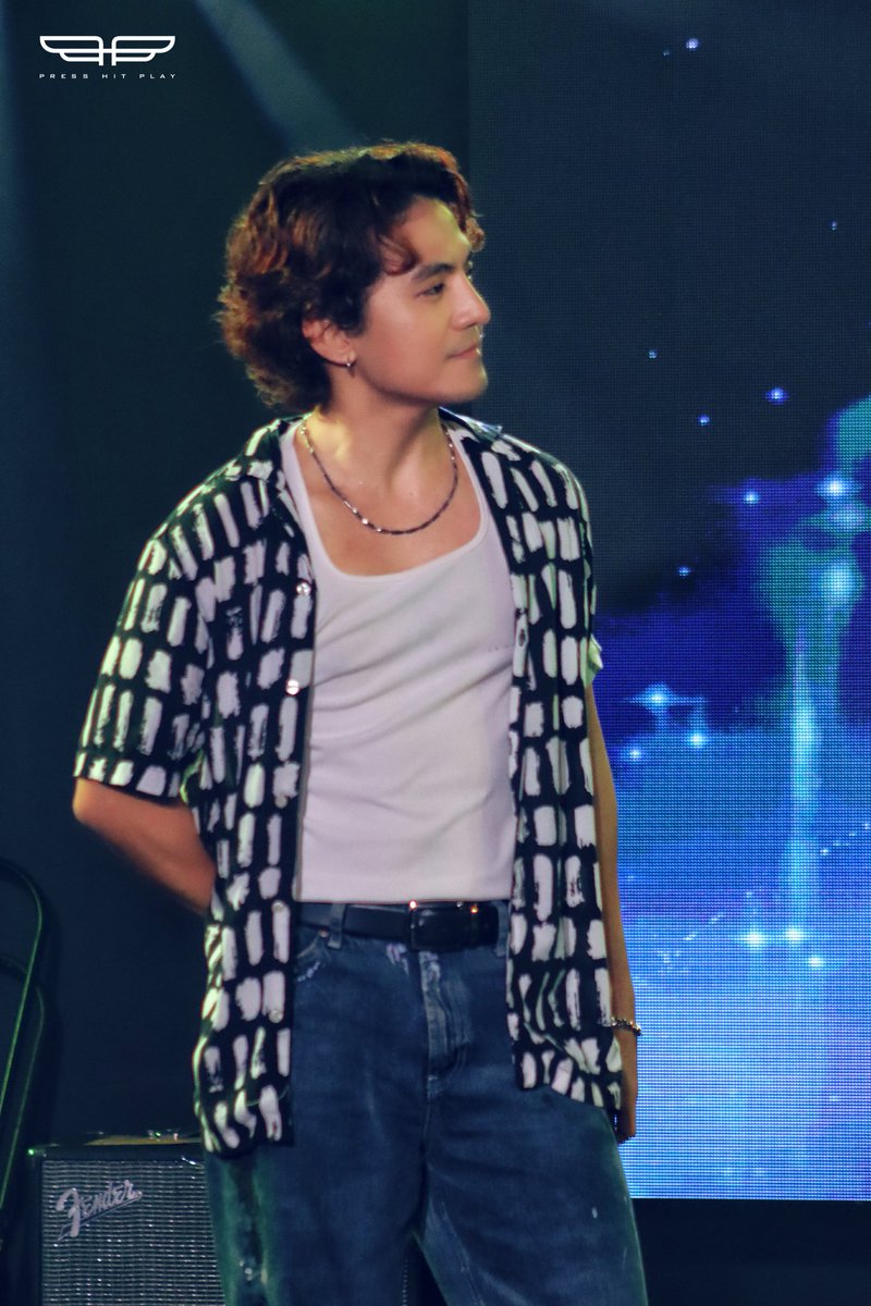 PressHitPlay's tweet image. &apos;𝗔 𝗦𝘂𝗺𝗺𝗲𝗿 𝗦𝗲𝗿𝗲𝗻𝗮𝗱𝗲&apos; 𝗯𝘆 𝗣𝗿𝗲𝘀𝘀 𝗛𝗶𝘁 𝗣𝗹𝗮𝘆

The boys lit up the stage with an electrifying, full-blown boyband serenade set list that had the crowd swooning from the first note!

#Press_Hit_Play #ASummerSerenade