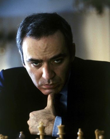 9 мая на Красной площади будет проходить парад убийц и машин для убийств. Любое присутствие на этом фашистском мероприятии — позор и открытая поддержка российских военных преступлений. Более того, это участие в исторической лжи!

Гарри Каспаров