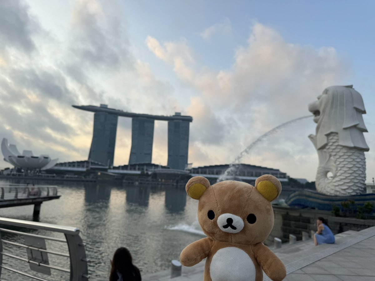 YouHaoJen's tweet photo. Two years ago, I came to Singapore for the first time in my life because of the ICMAT conference. I’m back again—really happy to see you guys at NTU after such a long time, even though I almost missed my flight in the end! 😂 https://t.co/hM21hhcoxZ