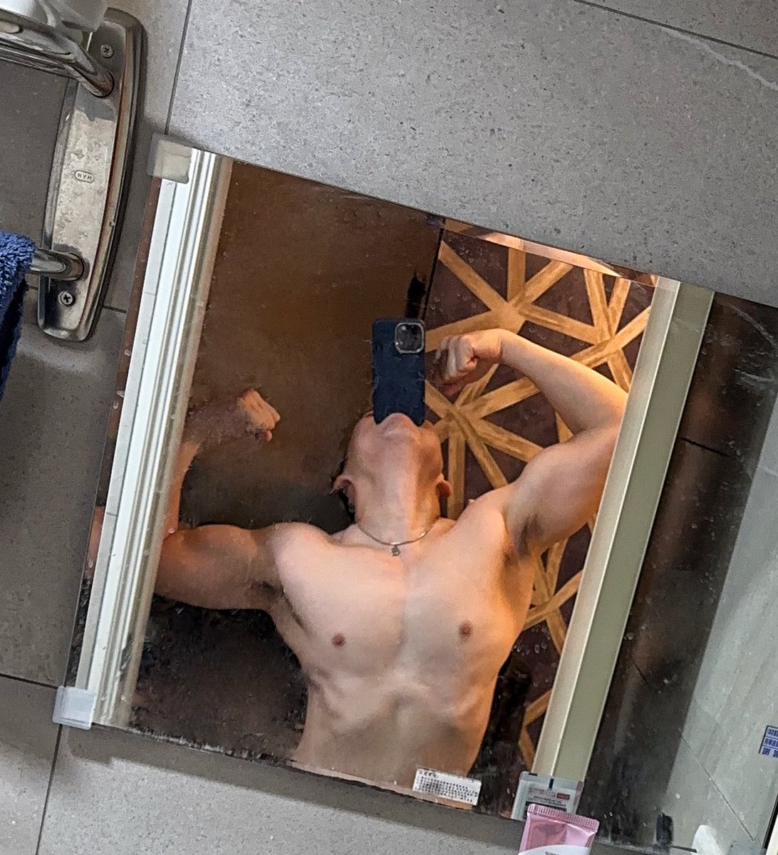 跟風一下，手機超重，牙齒快斷了🥺