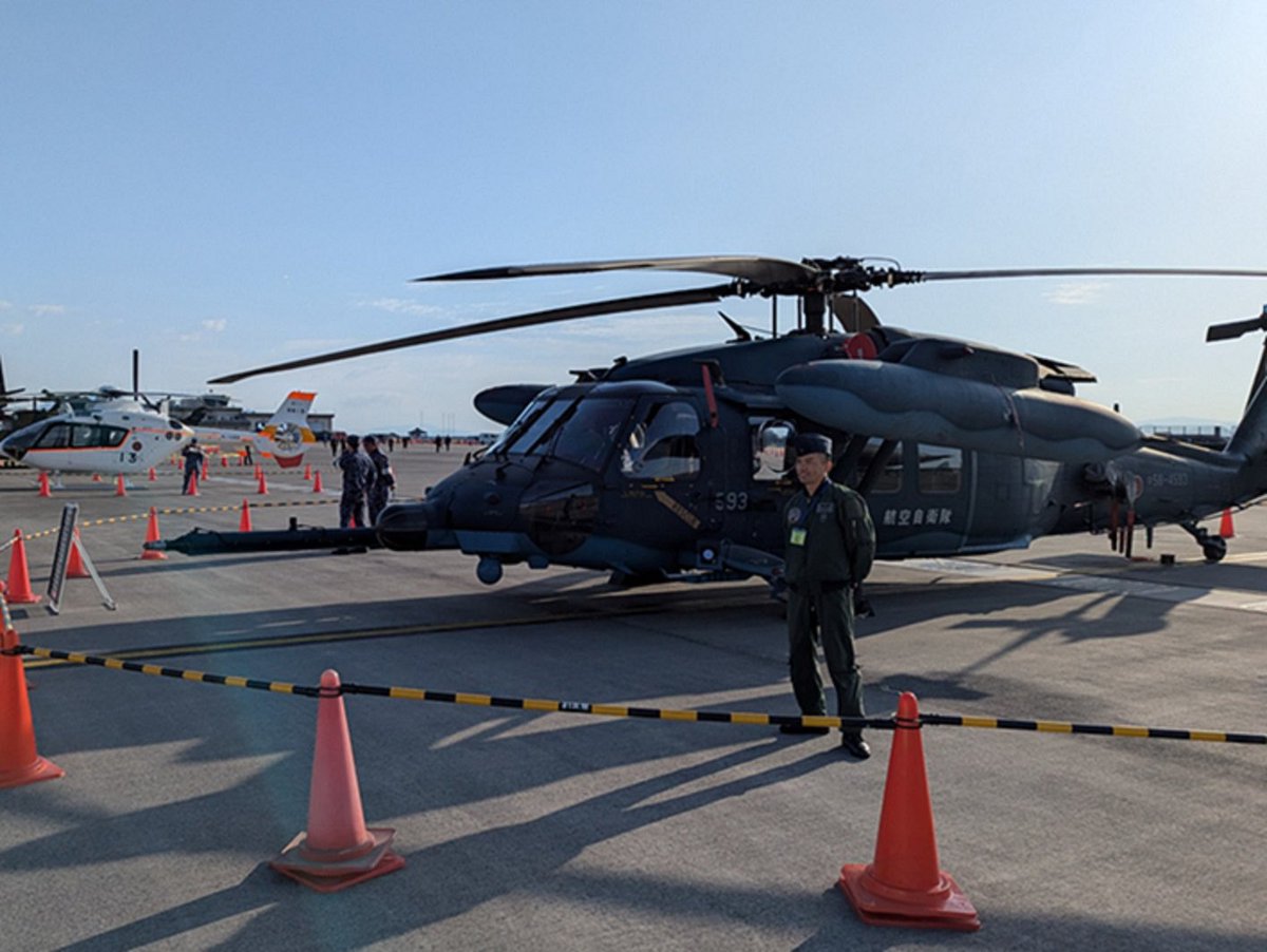 ASDF_ARW's tweet image. <岩国航空基地フレンドシップデー2025>
令和7年5月4日、「岩国航空基地フレンドシップデー2025」が開催され、芦屋救難隊はUH-60Jの地上展示を実施しました。
#航空救難団 #芦屋救難隊 #フレンドシップデー