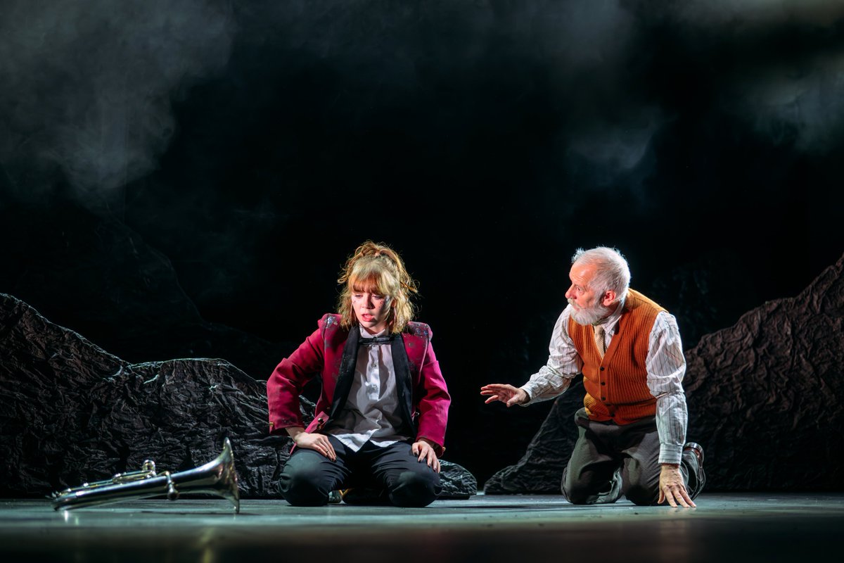 National Theatre of Scotland (@ntsonline) on Twitter photo 🎺 BOLD AS BRASS 🎺
We're saying #BreakALeg to the cast and other creatives of #KELI for their opening night at <a href="/lyceumedinburgh/">The Lyceum</a> tonight with an exclusive first look at the production images
📸 Mihaela Bodlovic 🎺 BOLD AS BRASS 🎺
We're saying #BreakALeg to the cast and other creatives of #KELI for their opening night at <a href="/lyceumedinburgh/">The Lyceum</a> tonight with an exclusive first look at the production images
📸 Mihaela Bodlovic