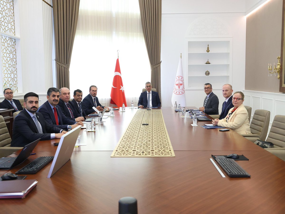 TÜSEB YÖNETİM KURULU TOPLANTISI GERÇEKLEŞTİRİLDİ

Türkiye Sağlık Enstitüleri Başkanlığı (TÜSEB) Yönetim Kurulu Toplantısı, 14 Mayıs 2025 tarihinde Ankara’da, T.C. Sağlık Bakanı ve TÜSEB Yönetim Kurulu Başkanı Prof. Dr. Kemal Memişoğlu’nun başkanlığında gerçekleştirildi.