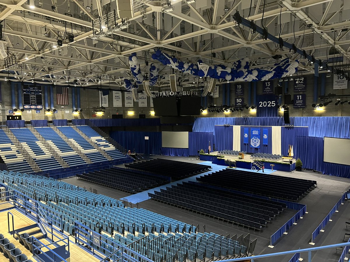 The stage is set in Alumni Arena.  Congratulations to all of the <a href="/UBuffalo/">UBuffalo</a> class of 2025 graduates!!  Make an impact and be a difference maker!!  🤘🏾#GoBulls