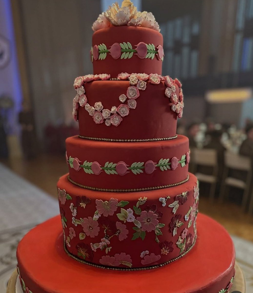 ¿Quién quiere un trozo de tarta?🔪🔪🔪 #ElCuentodeLaCriada