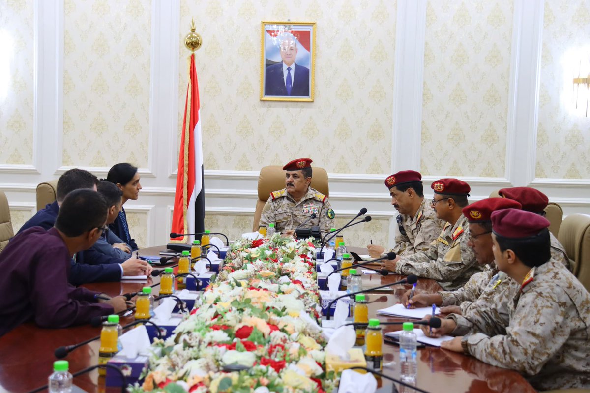 Abda Sharif (@abda_sharif) on Twitter photo الحمد لله على الاجتماعات المثمرة التي عقدتها مع زملائي الوزراء في وزارات الدفاع معالي <a href="/generaldaeri/">الفريق الركن محسن الداعري</a> والشباب والرياضة معالي <a href="/naife_albakry/">نايف البكري</a> والشؤون الاجتماعية والعمل معالي <a href="/alzaeuriu/">د.محمد سعيد الزعوري</a> ، وذلك خلال زيارتي إلى عدن. ناقشنا خلالها أهمية الوحدة والعمل الجاد والتعاون من أجل خدمة الشعب الحمد لله على الاجتماعات المثمرة التي عقدتها مع زملائي الوزراء في وزارات الدفاع معالي <a href="/generaldaeri/">الفريق الركن محسن الداعري</a> والشباب والرياضة معالي <a href="/naife_albakry/">نايف البكري</a> والشؤون الاجتماعية والعمل معالي <a href="/alzaeuriu/">د.محمد سعيد الزعوري</a> ، وذلك خلال زيارتي إلى عدن. ناقشنا خلالها أهمية الوحدة والعمل الجاد والتعاون من أجل خدمة الشعب