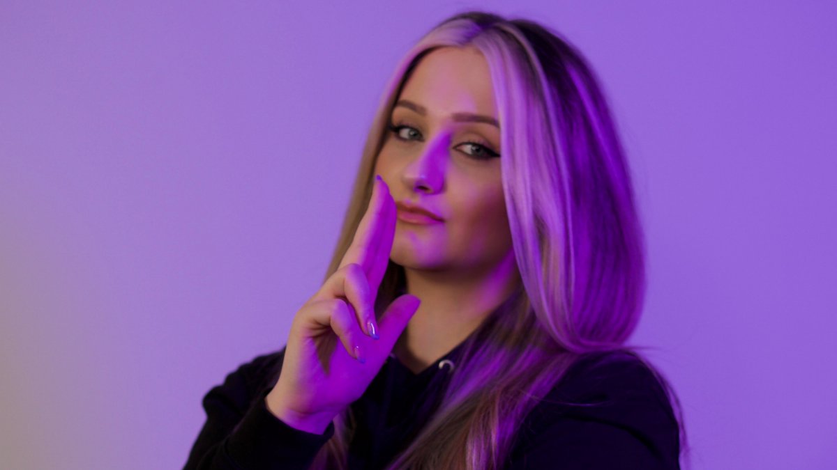 LFT 💫

-main smokes, high lvl of gc experience on flasher and duelist role
-full time availability, vocal, flexible on roles for the right team
-can igl an experienced roster/ co-igl preferably 

-able to travel 
-social media reach around ~40.000 followers and growing 📈