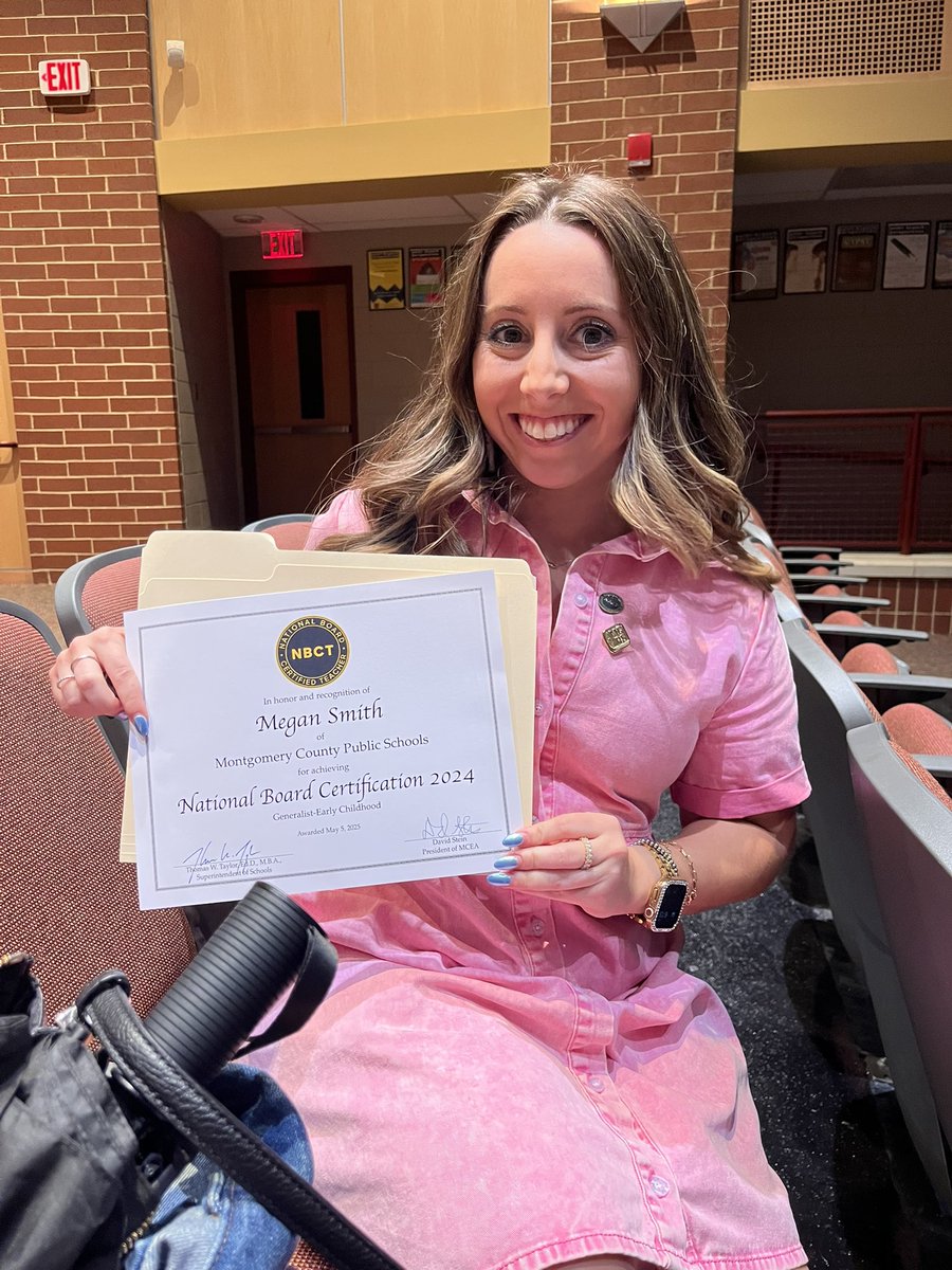 TinyTeacher19's tweet photo. Pinned and proud! Thankful for my family for encouraging me every step of the way and of course, my auntie for paving the way for me to do great things. 💗
#nbcpts #MCPS https://t.co/hr7eRBTYRZ