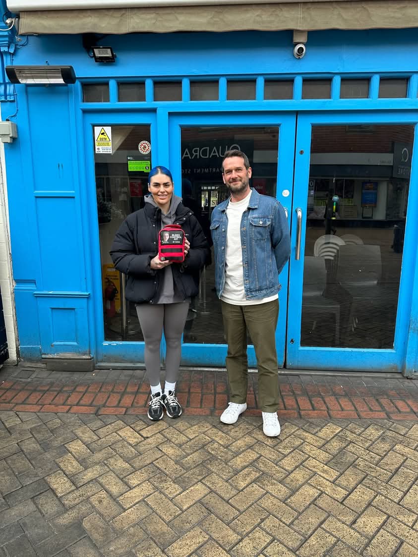 Julie Taylor Bcac The Liam Taylor Legacy Rip Fish (@julieta05742189) on Twitter photo Over to Bar 7 #Chelmsford donating another bleed bag kindly funded by The Bid team helping keep the community safe Thankyou everyone involved <a href="/Chappers2013/">Chappers πΎπ πββοΈ</a> <a href="/Hirst4EssexPFCC/">Roger Hirst - for Essex</a> <a href="/EssexPoliceUK/">Essex Police</a> <a href="/essex_crime/">Essex Crime & Surrounding Areas.</a> <a href="/Hirst4EssexPFCC/">Roger Hirst - for Essex</a> <a href="/ChelmsMayor/">Chelmsford Mayor</a> <a href="/ECFRS/">Essex Fire Service</a> <a href="/EssexCricket/">Essex Cricket</a> <a href="/BBCEssex/">BBC Essex</a> <a href="/MatchroomBoxing/">Matchroom Boxing</a> Over to Bar 7 #Chelmsford donating another bleed bag kindly funded by The Bid team helping keep the community safe Thankyou everyone involved <a href="/Chappers2013/">Chappers πΎπ πββοΈ</a> <a href="/Hirst4EssexPFCC/">Roger Hirst - for Essex</a> <a href="/EssexPoliceUK/">Essex Police</a> <a href="/essex_crime/">Essex Crime & Surrounding Areas.</a> <a href="/Hirst4EssexPFCC/">Roger Hirst - for Essex</a> <a href="/ChelmsMayor/">Chelmsford Mayor</a> <a href="/ECFRS/">Essex Fire Service</a> <a href="/EssexCricket/">Essex Cricket</a> <a href="/BBCEssex/">BBC Essex</a> <a href="/MatchroomBoxing/">Matchroom Boxing</a>