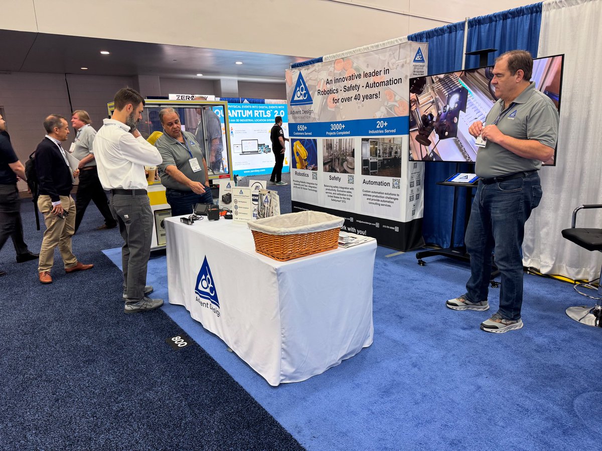 Advent__Design's tweet photo. Last day of Automate 2025 and off to a great start. Charlie discussing automation and explaining the details of the hhb Stop Time Measuring Device!

#Automate2025 #AdventDesign #hhb https://t.co/9yjAfP4NZd