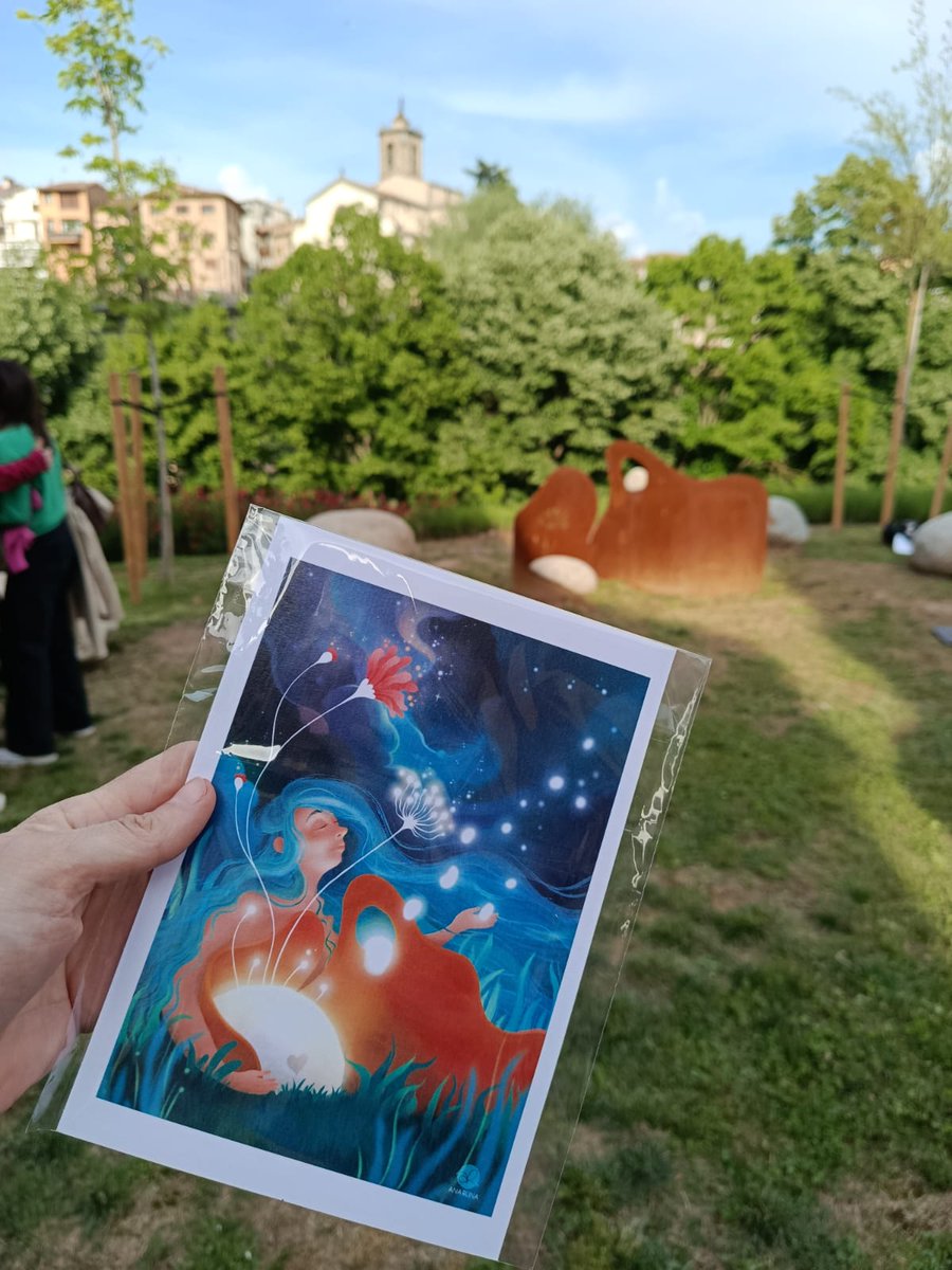 🤰 Nou espai a Roda de Ter dedicat al dol gestacional, perinatal i neonatal que porta el nom de Matilde Bruguera "Matilde Comadrona"
Està situat davant del Sòl del Pont. El nom ha estat escollit en un procés participatiu fet a l'IES Miquel Martí i Pol.
👉 bit.ly/RodaTerespaido…