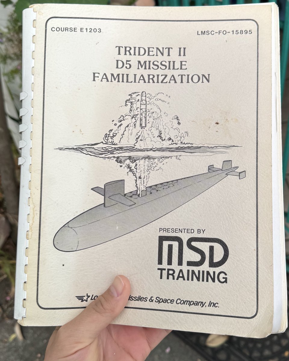 rememberlenny's tweet image. Casually had lunch talking about nuclear power, submarines, and robots.
60yo woman interrupts us to share she worked on patents for the trident missile system and offered to share the manuals she has at home.
Only in S.F.