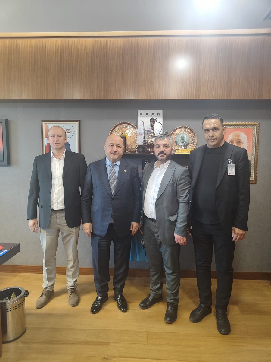 AK Parti Genel Merkez Sivil Toplum ve Halkla İlişkiler Başkan Yardımcısı, TBMM Plan ve Bütçe Komisyon Üyesi,Adıyaman Milletvekili Doç. Dr. Sayın Resul KURT ile Staj ve Çıraklık Sigortası Mağduriyetimiz hakkında görüşme gerçekleştirip; destek taleplerimizi ilettik.Meslek lisesi