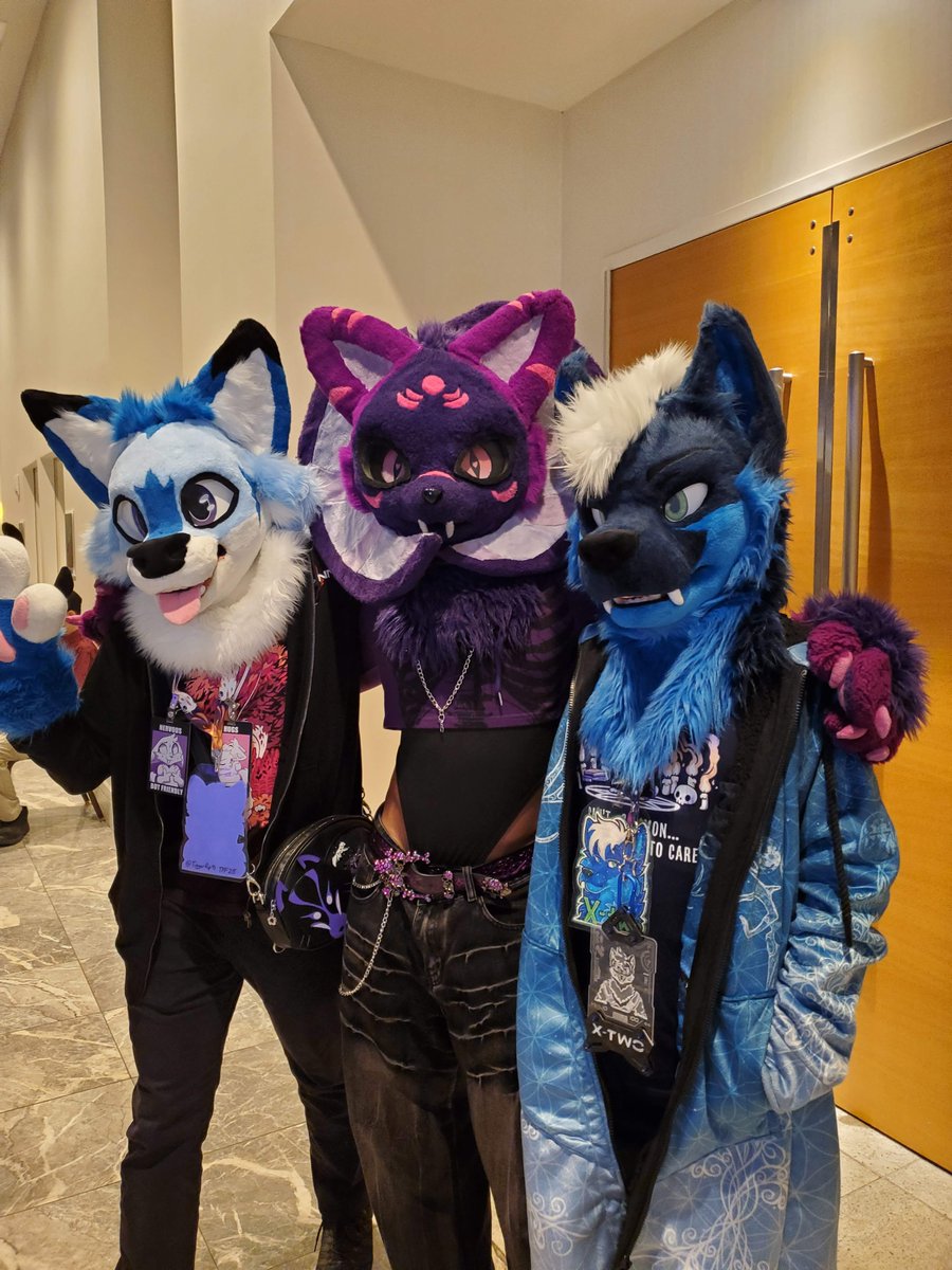 That Blue Fox 🦊🔜 MFF (@synex_s) on Twitter photo Bonus photos from #TFF2025 and #FWA2025 ! Featuring the best suit sibling ever <a href="/PurpleNguruvilu/">PrismaPlexTV ✈️MFF💜🩷</a> and the bestest space wolf <a href="/X2theCelestial/">X-two 🔜 MFF, NFC</a> 💙 Bonus photos from #TFF2025 and #FWA2025 ! Featuring the best suit sibling ever <a href="/PurpleNguruvilu/">PrismaPlexTV ✈️MFF💜🩷</a> and the bestest space wolf <a href="/X2theCelestial/">X-two 🔜 MFF, NFC</a> 💙