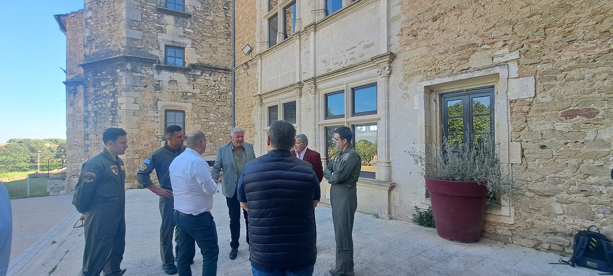 semedfire's tweet photo. 🤗 #Day3 closure of our #HandsOnTraining by @NimesMetropole @SecCivileFrance 🇨🇵.
#trainees from @CoE_CERIDES & Cyprus Airforce 🇨🇾 and @HAFspokesperson 355 MTM 383 ΜΕΕΑ 🇬🇷 went on #FieldVisit #FieldExercise at Générac, to elaborate on the propagation of the 2019 fire 🔥. https://t.co/AKHUKvZC9h