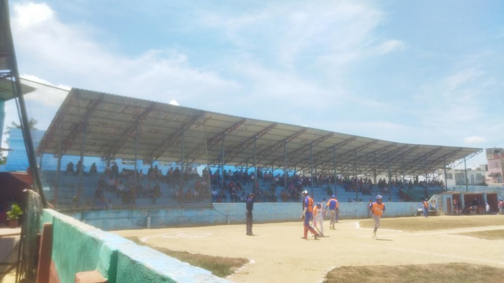 Cabaiguan derrotó a Sancti-Spiritus en el primer juego de la final en la Serie Provincial de Béisbol espirituano. Ganó 2x1 con victoria para Brayan Canino y Juego Salvado de Edgar Espinosa. Buen relevo intermedio de Yoandy López Machado. Perdió Caleb Rodríguez.Jean C. Glez de 5-4