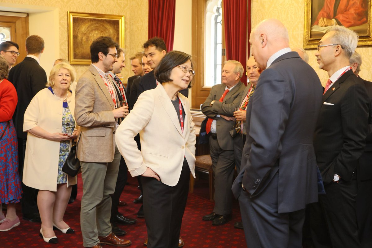 iingwen's tweet image. An honour to visit the House of Lords & meet with steadfast friends of #Taiwan from the British parliament. I'm so pleased to be in the #UK celebrating the partnership between our countries - a genuine expression of our shared democratic values.