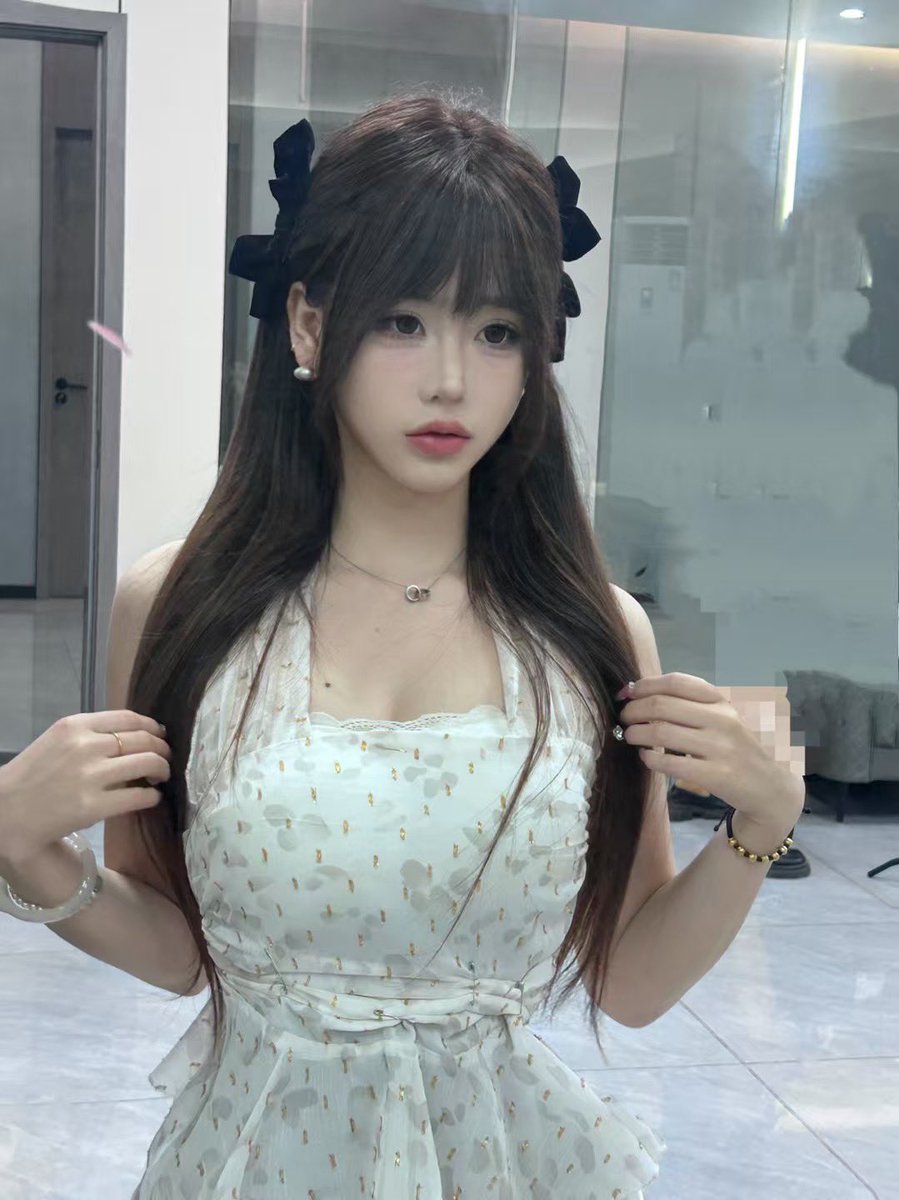 由于我帮女的说话被零秒猜出性别，又因为帮男的说话被零秒猜出性别，所以本人现在处于无性别状态